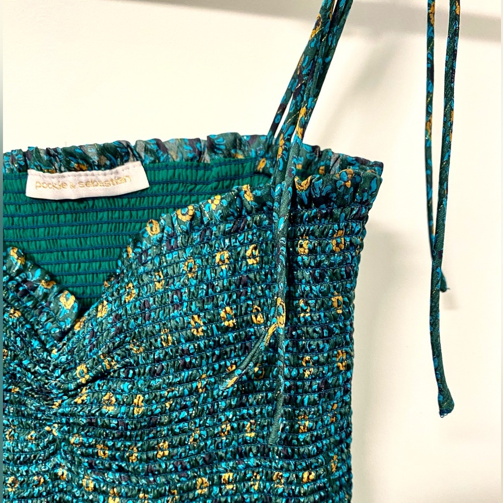 Pretty in green top!!